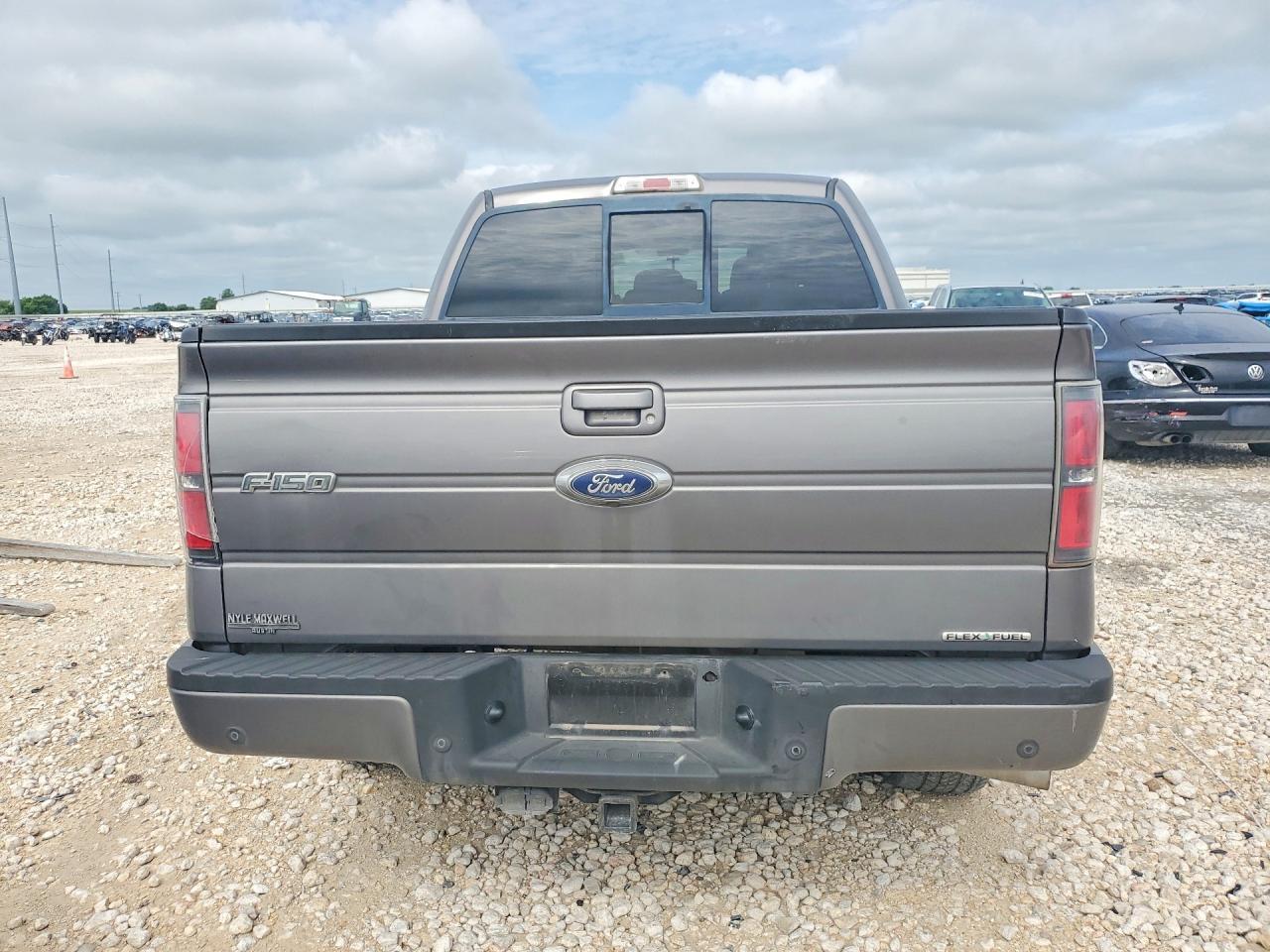 2013 Ford F150 Supercrew - Image 6