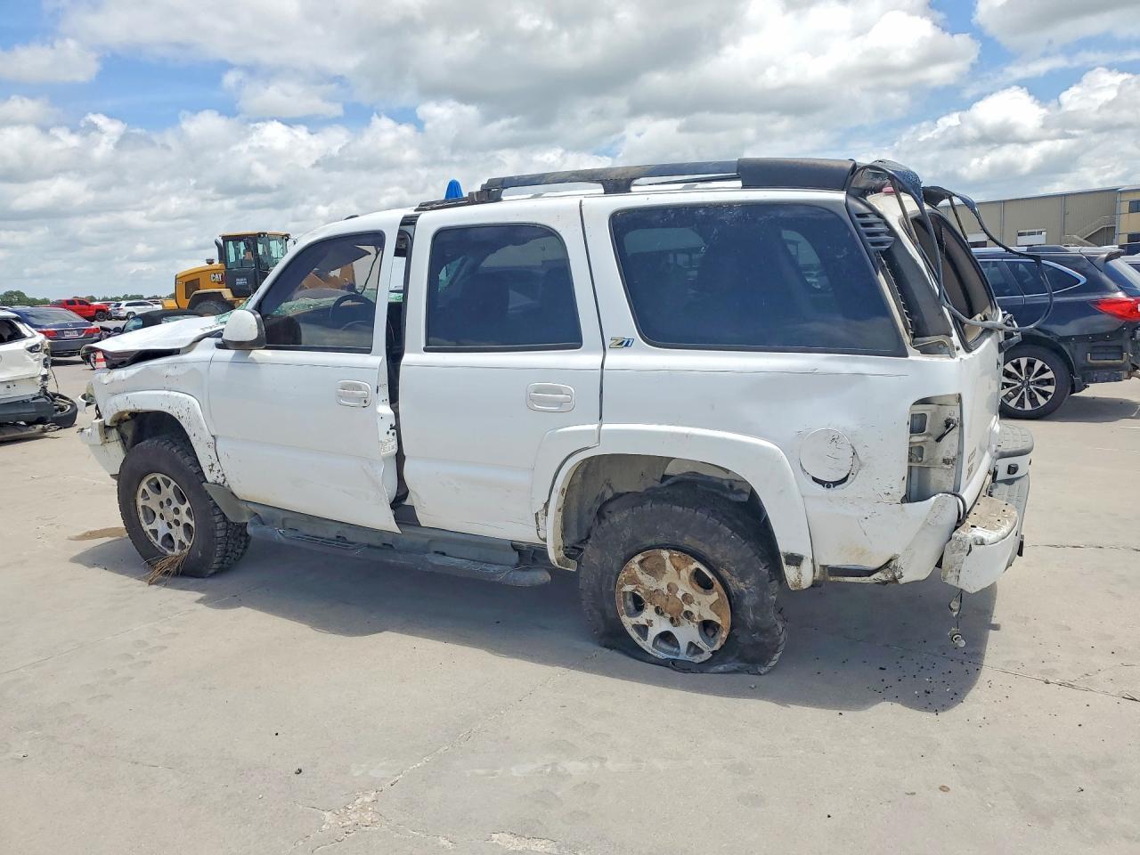 2004 Chevrolet Tahoe K1500 - Image 2