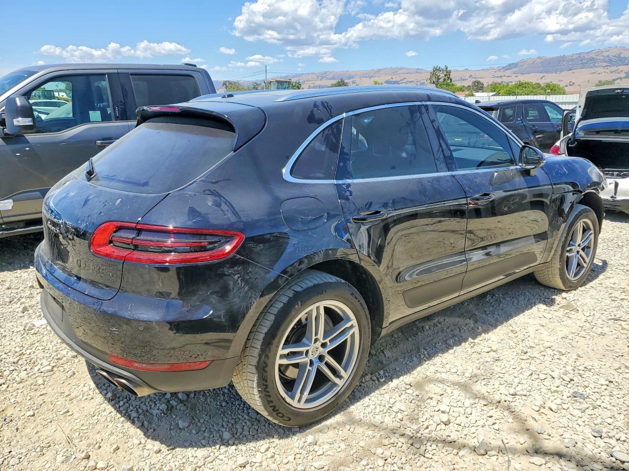 2015 Porsche Macan S - Image 3