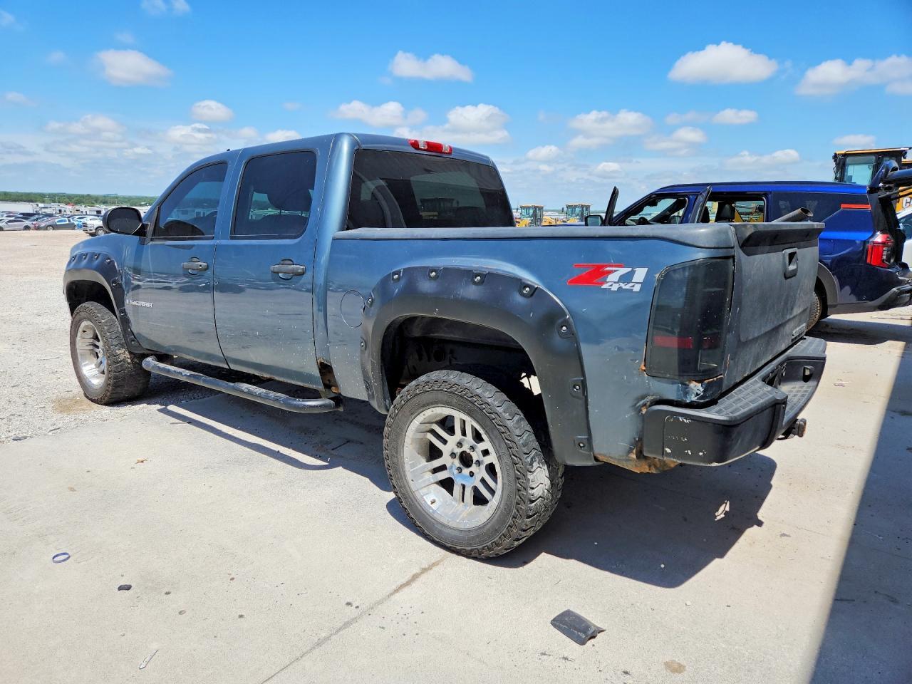 2008 GMC Sierra K1500 - Image 2