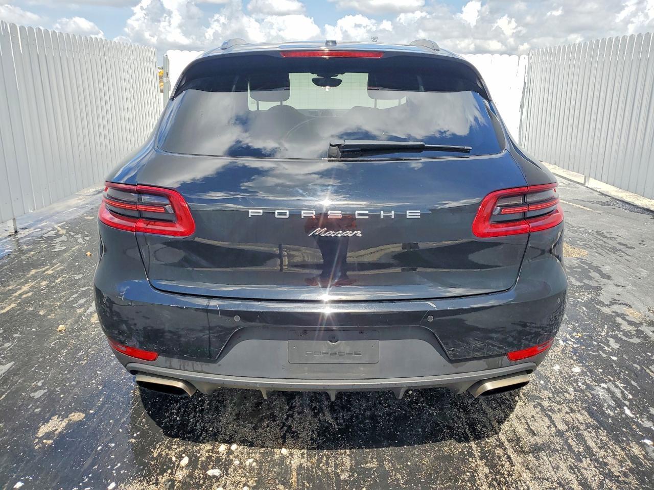 2018 Porsche Macan - Image 6