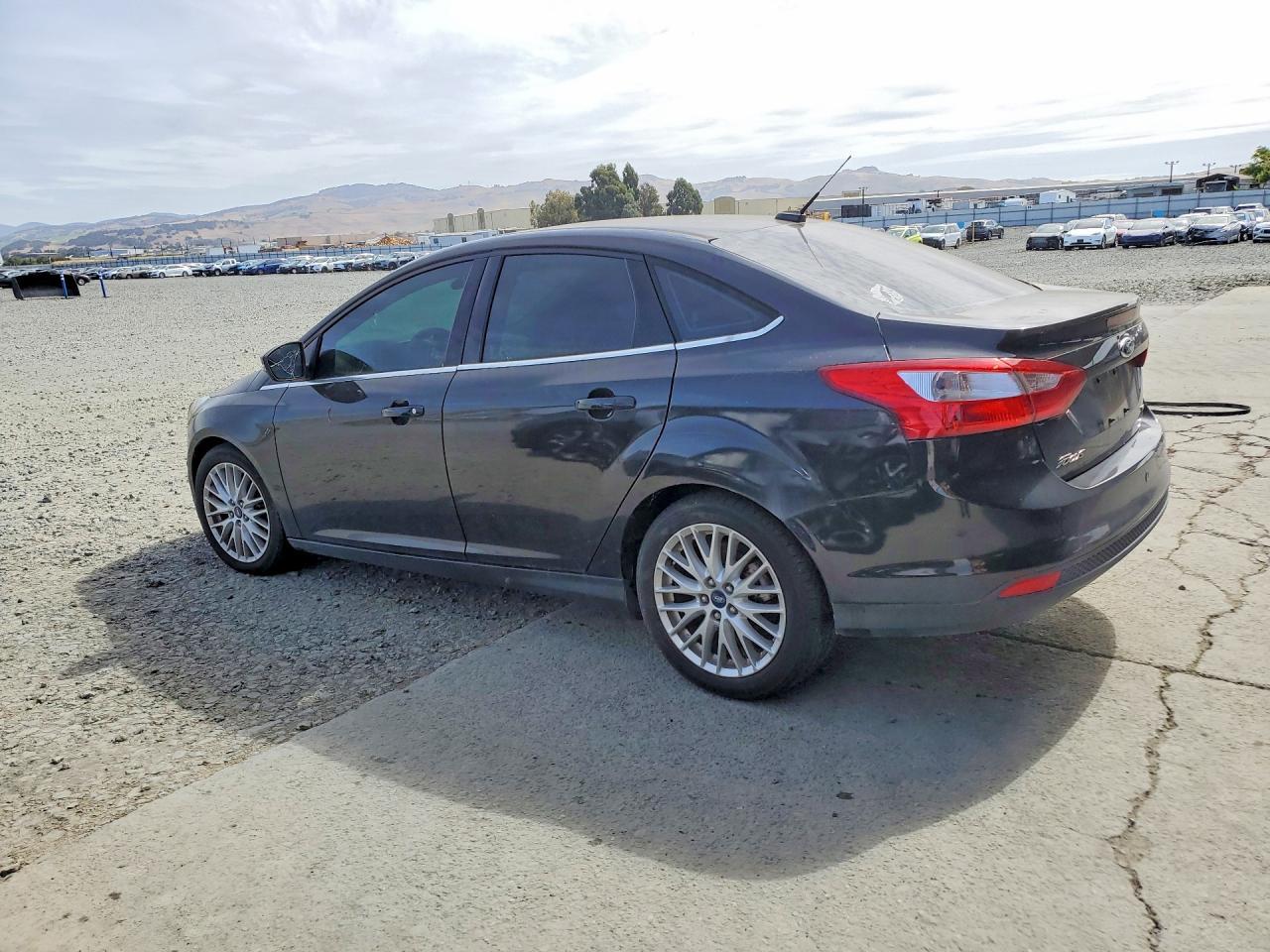 2012 Ford Focus Sel - Image 2