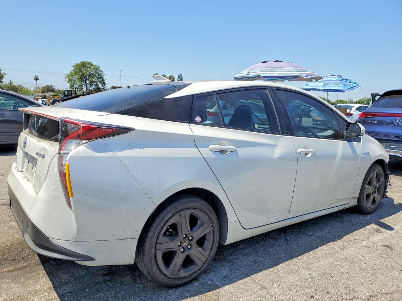 2016 Toyota Prius Four Touring - Image 3