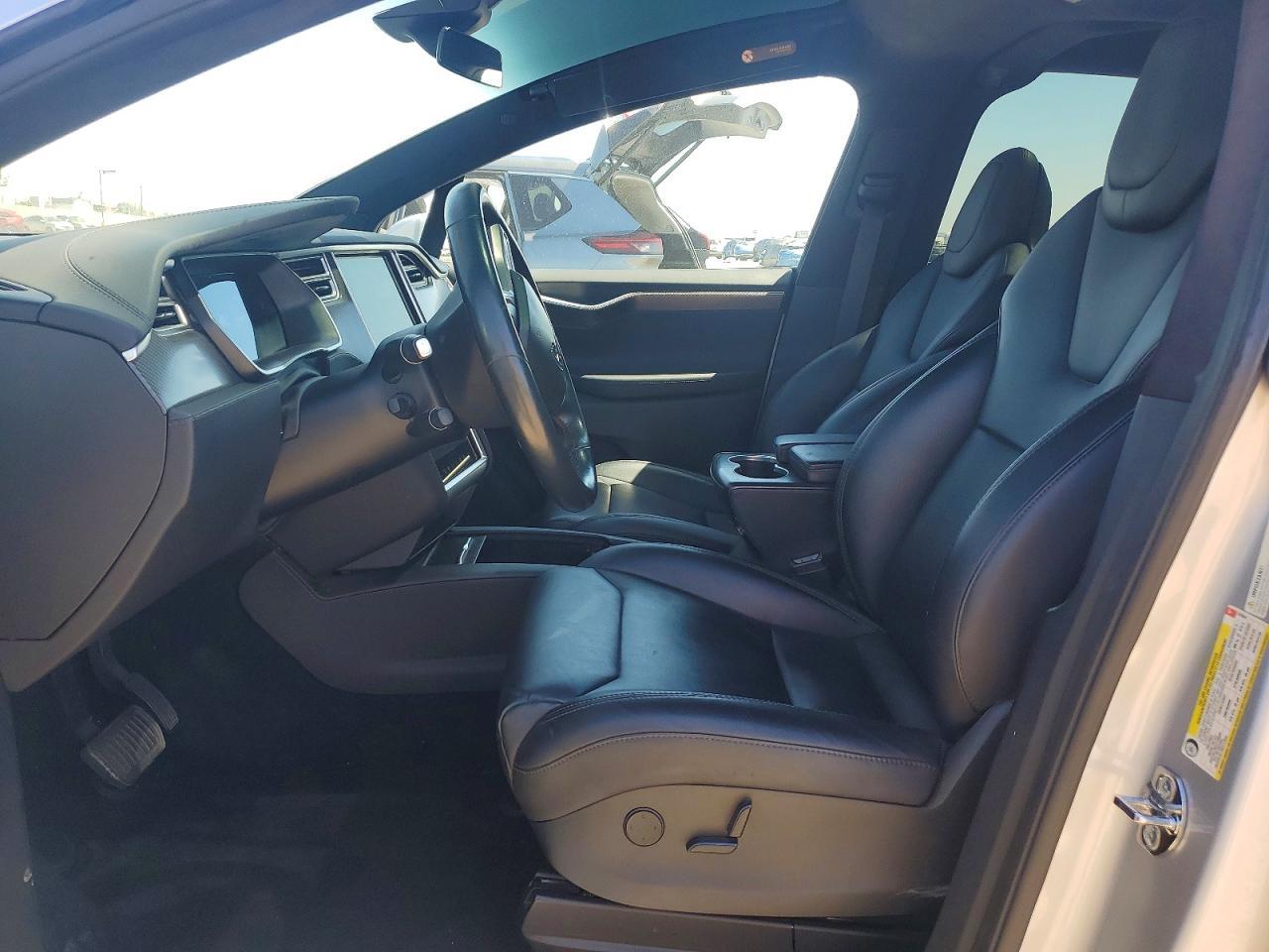 2017 Tesla Model X - Image 7
