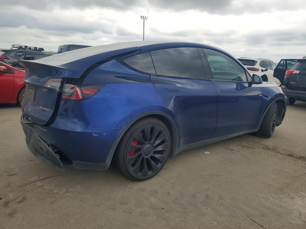 2022 Tesla Model Y - Фото 3