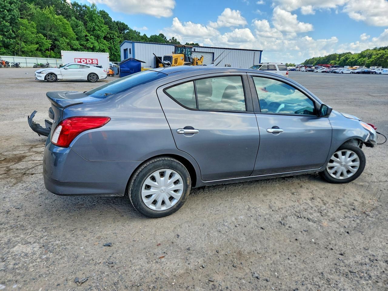 2019 Nissan Versa Sv - Фото 3