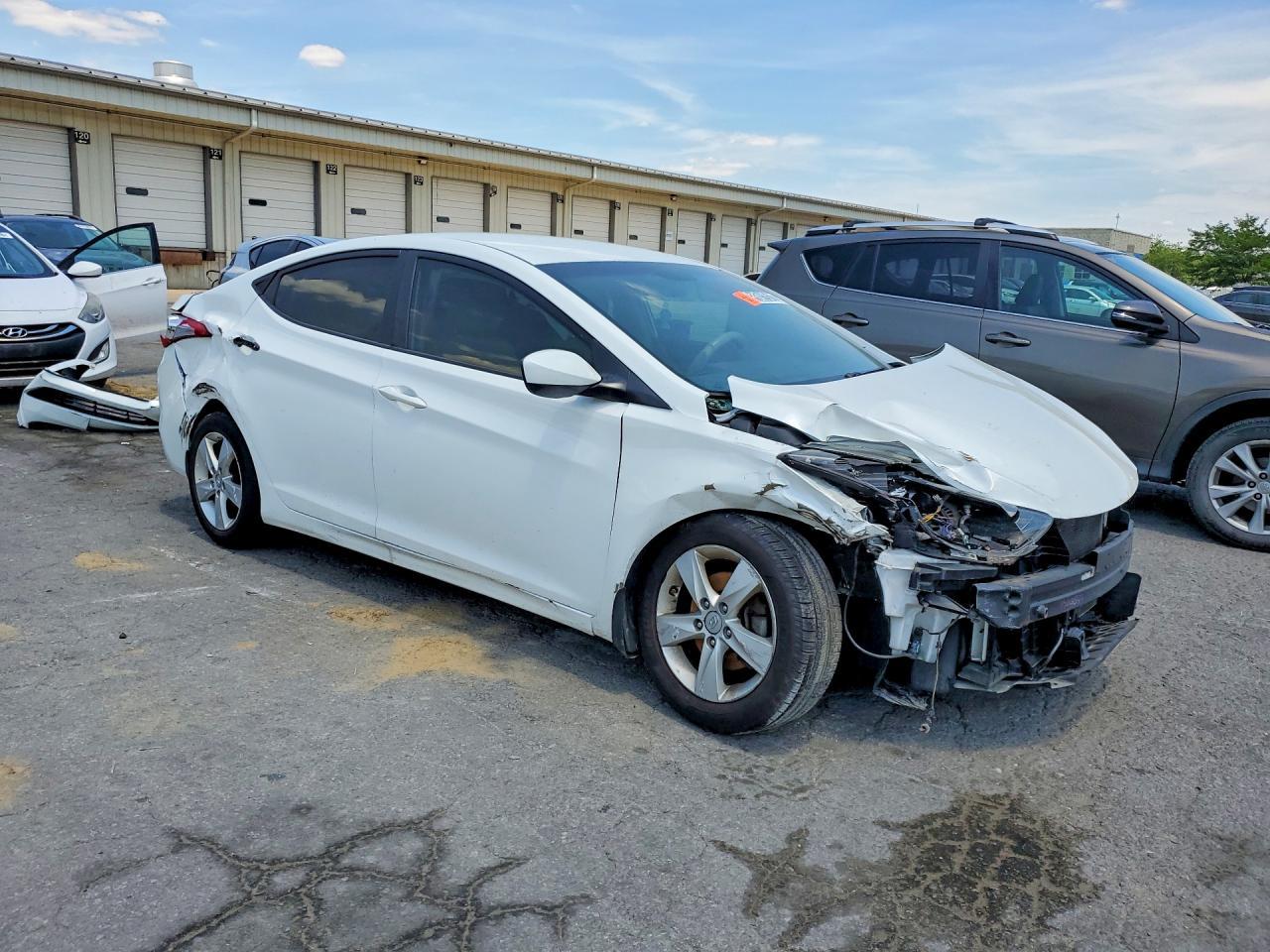 2013 Hyundai Elantra - Image 4
