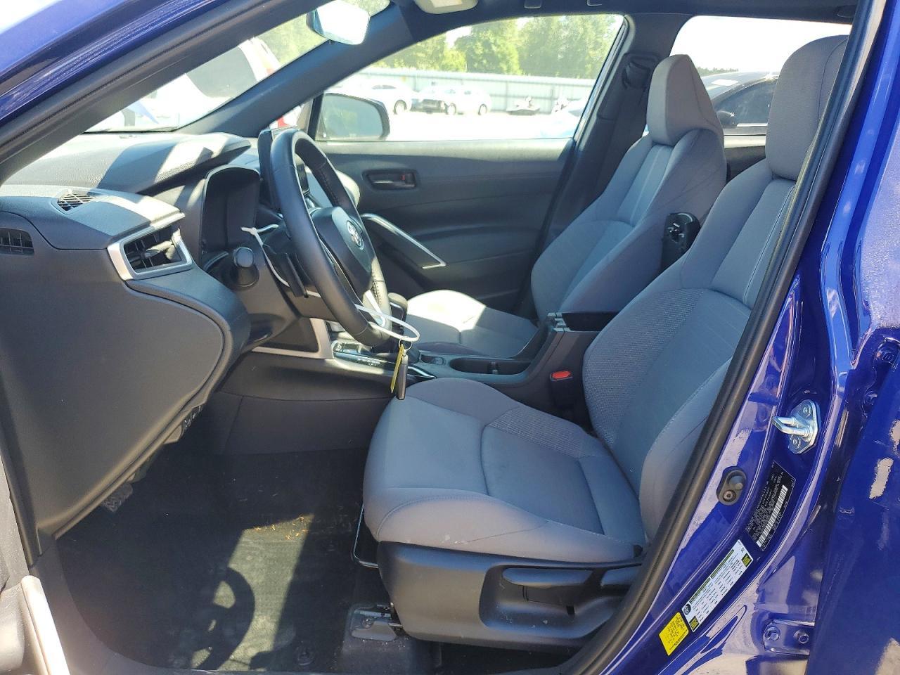 2024 Toyota Corolla Cross Hybrid Se - Image 7