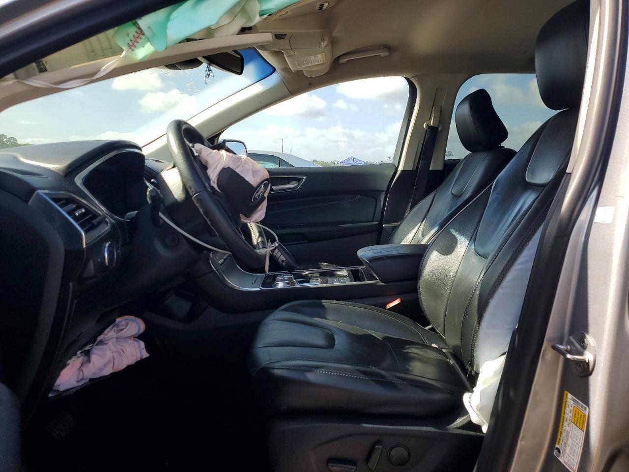 2020 Ford Edge Titanium - Image 7