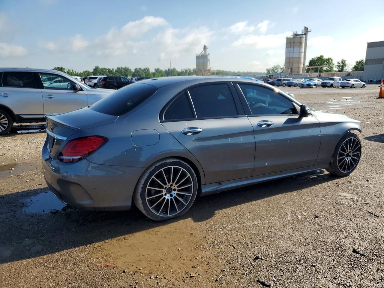2021 Mercedes-Benz C 300 - Фото 3