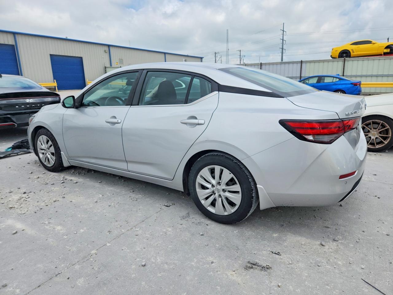 2020 Nissan Sentra S - Фото 2