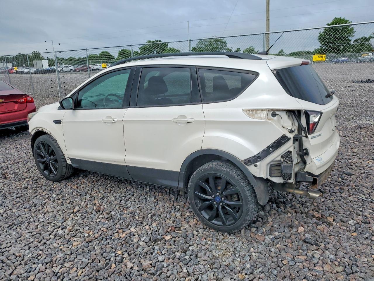 2017 Ford Escape Se - Фото 2
