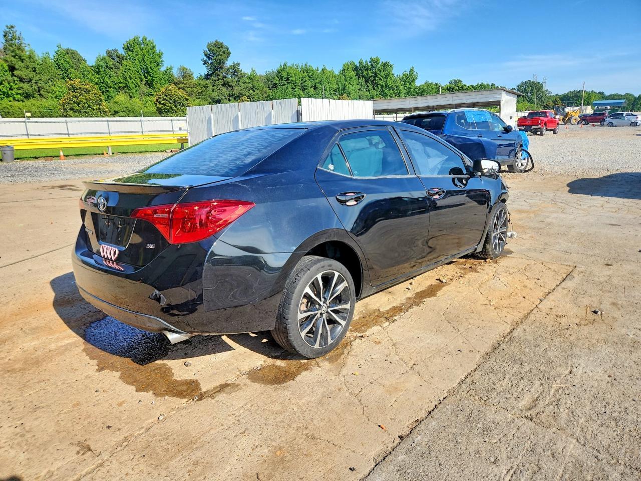 2018 Toyota Corolla Se - Фото 3