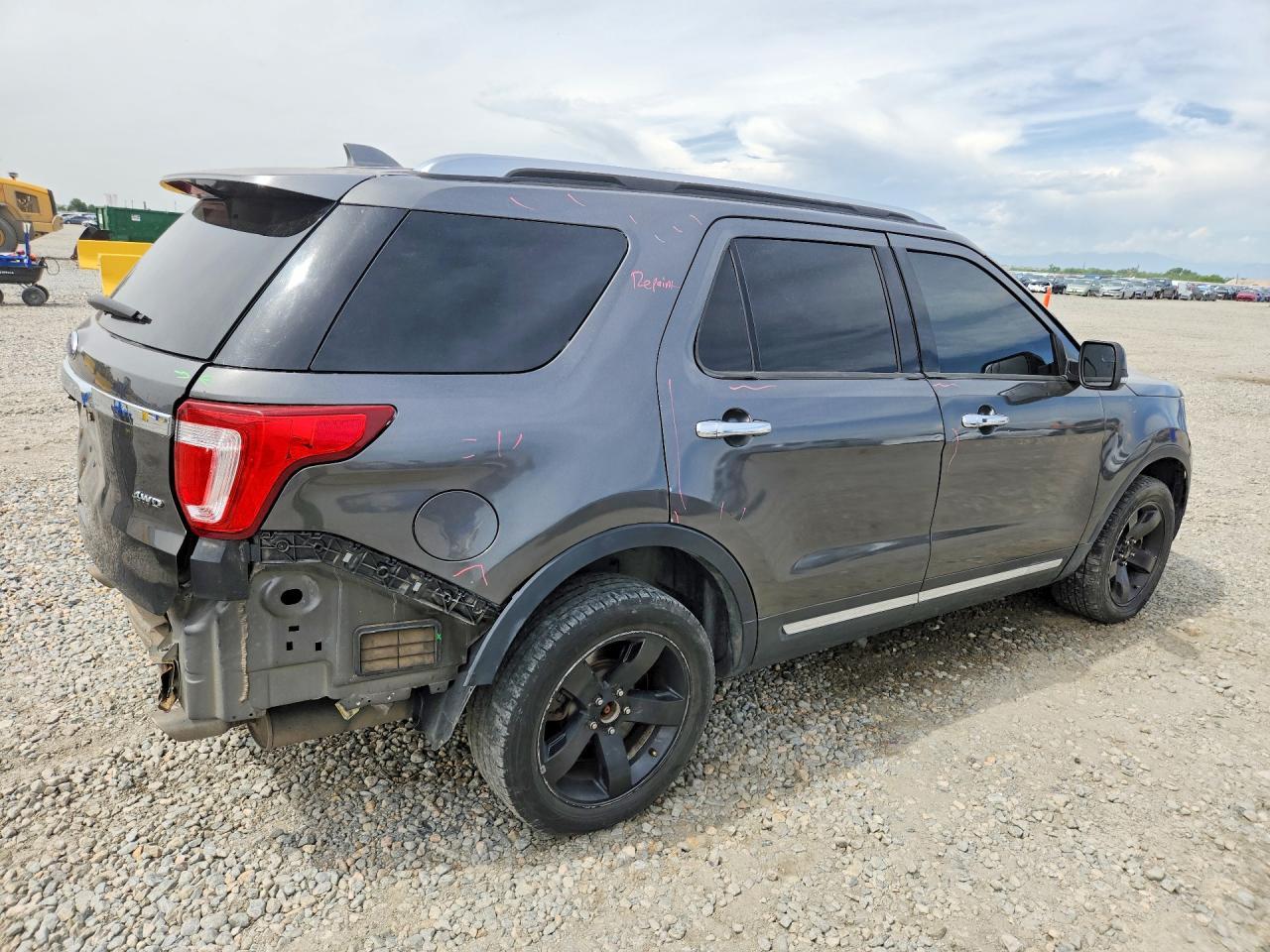 2017 Ford Explorer Limited - Image 3