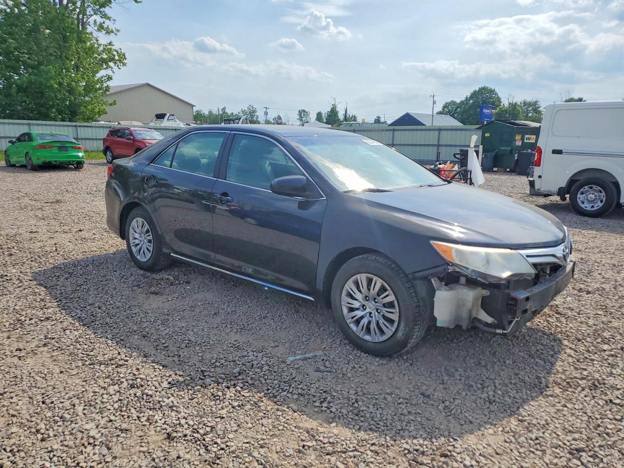 2014 Toyota Camry Le - Фото 4