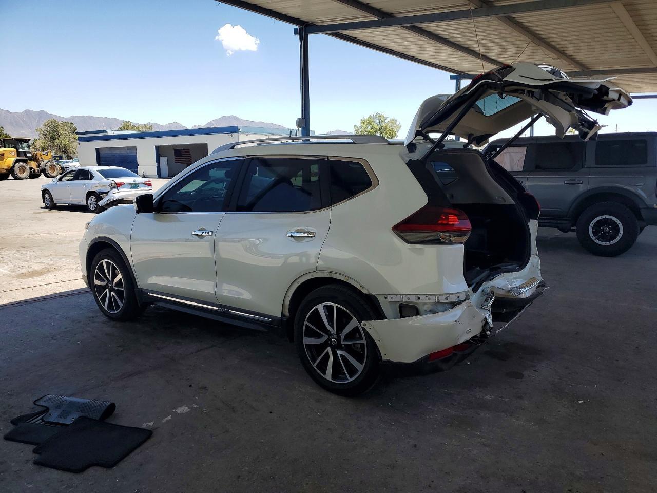 2020 Nissan Rogue Sl - Image 2