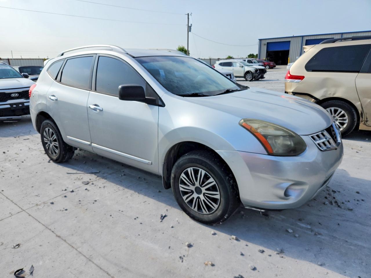 2015 Nissan Rogue Select S - Image 4