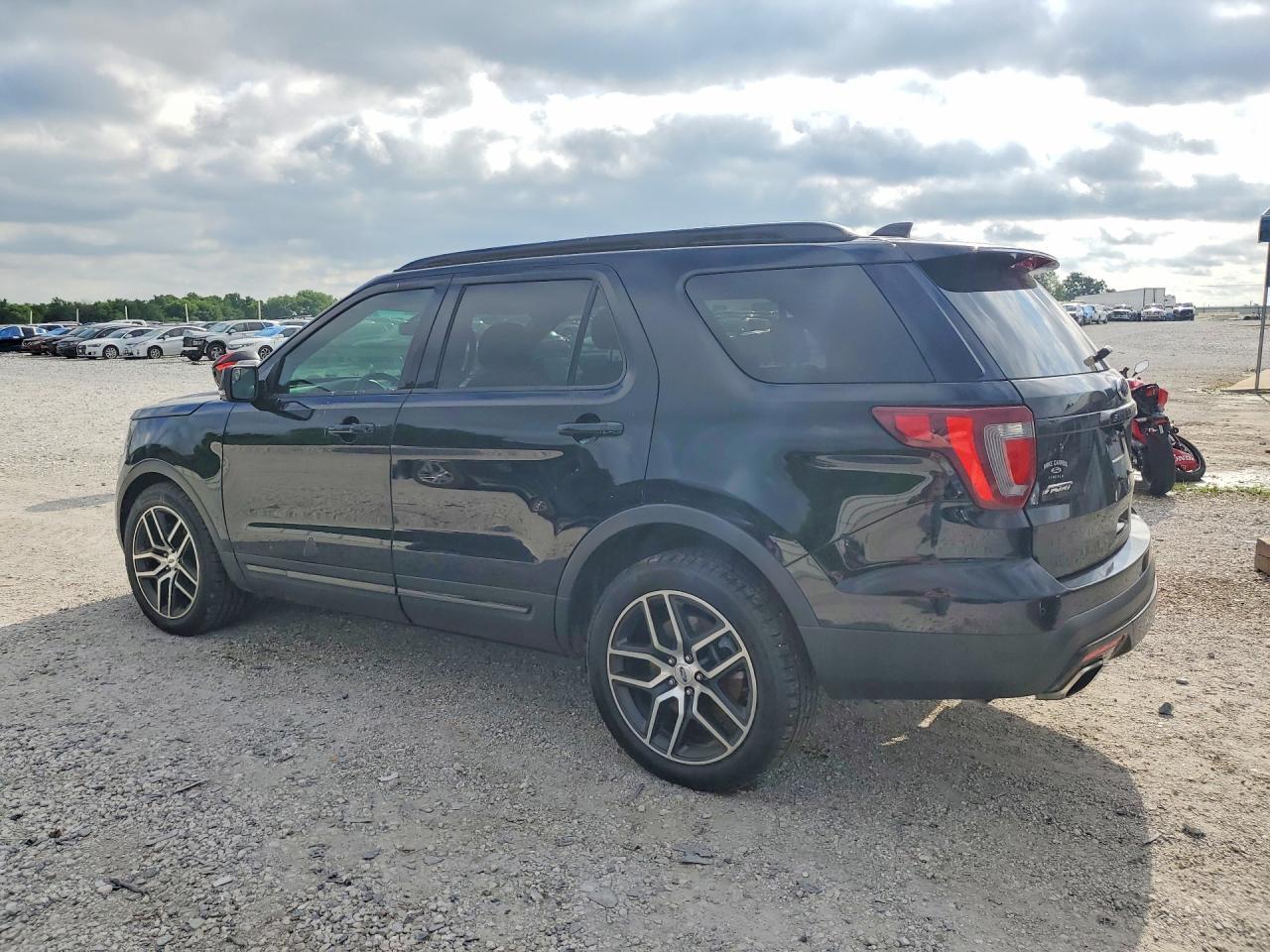 2016 Ford Explorer Sport - Фото 2