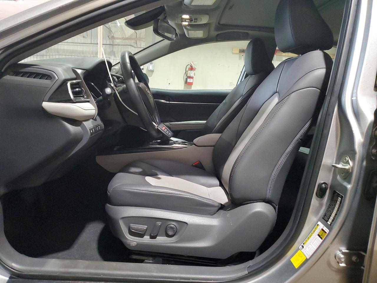 2020 Toyota Camry Xle - Image 7