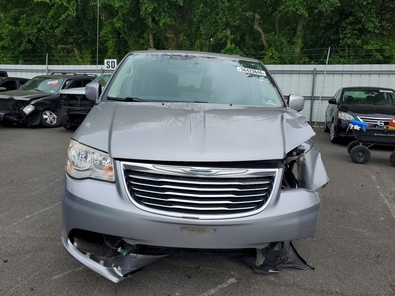 2015 Chrysler Town & Country Touring - Image 5
