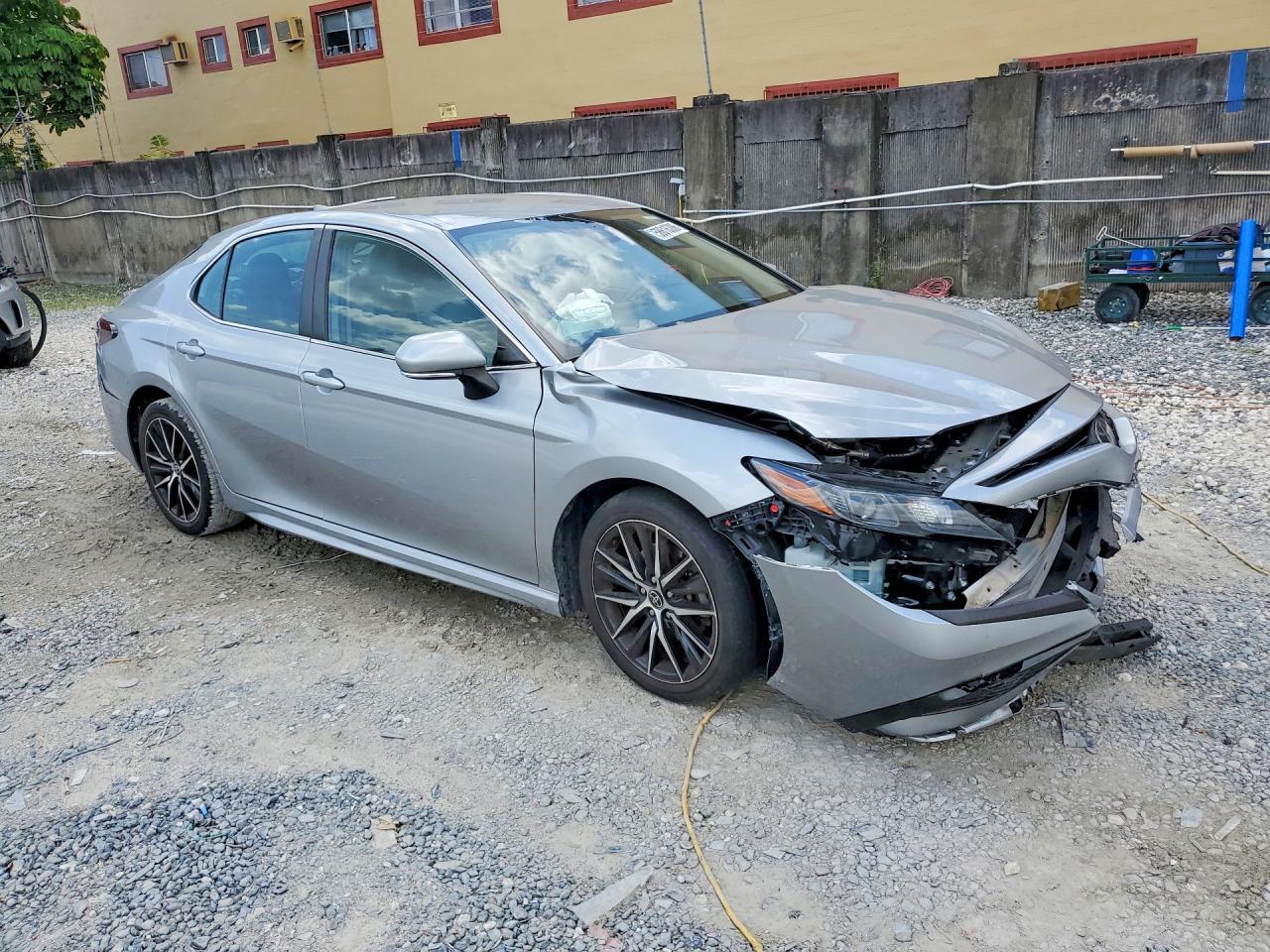2022 Toyota Camry Se - Фото 4