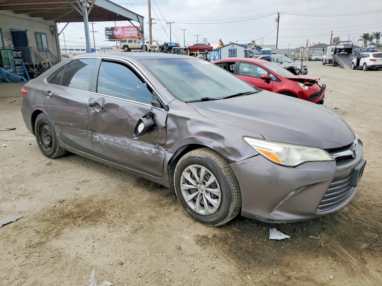 2016 Toyota Camry Le - Фото 4