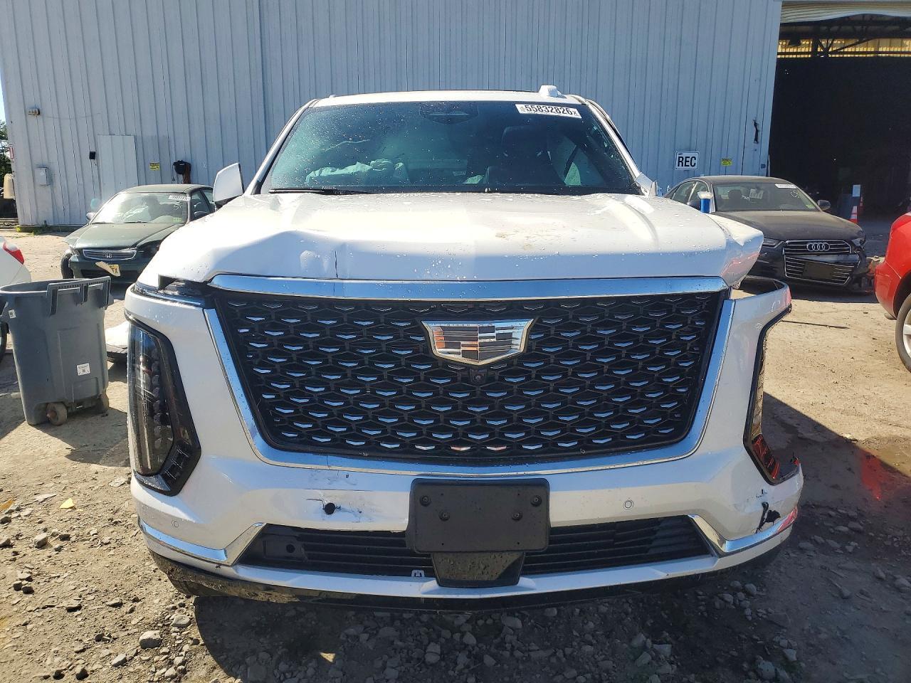 2025 Cadillac Escalade Premium Luxury - Фото 5
