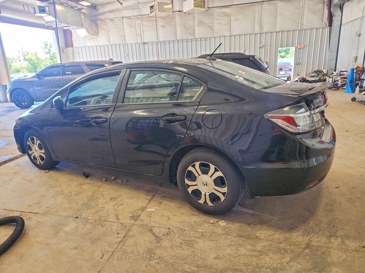 2015 Honda Civic Hybrid L - Image 2