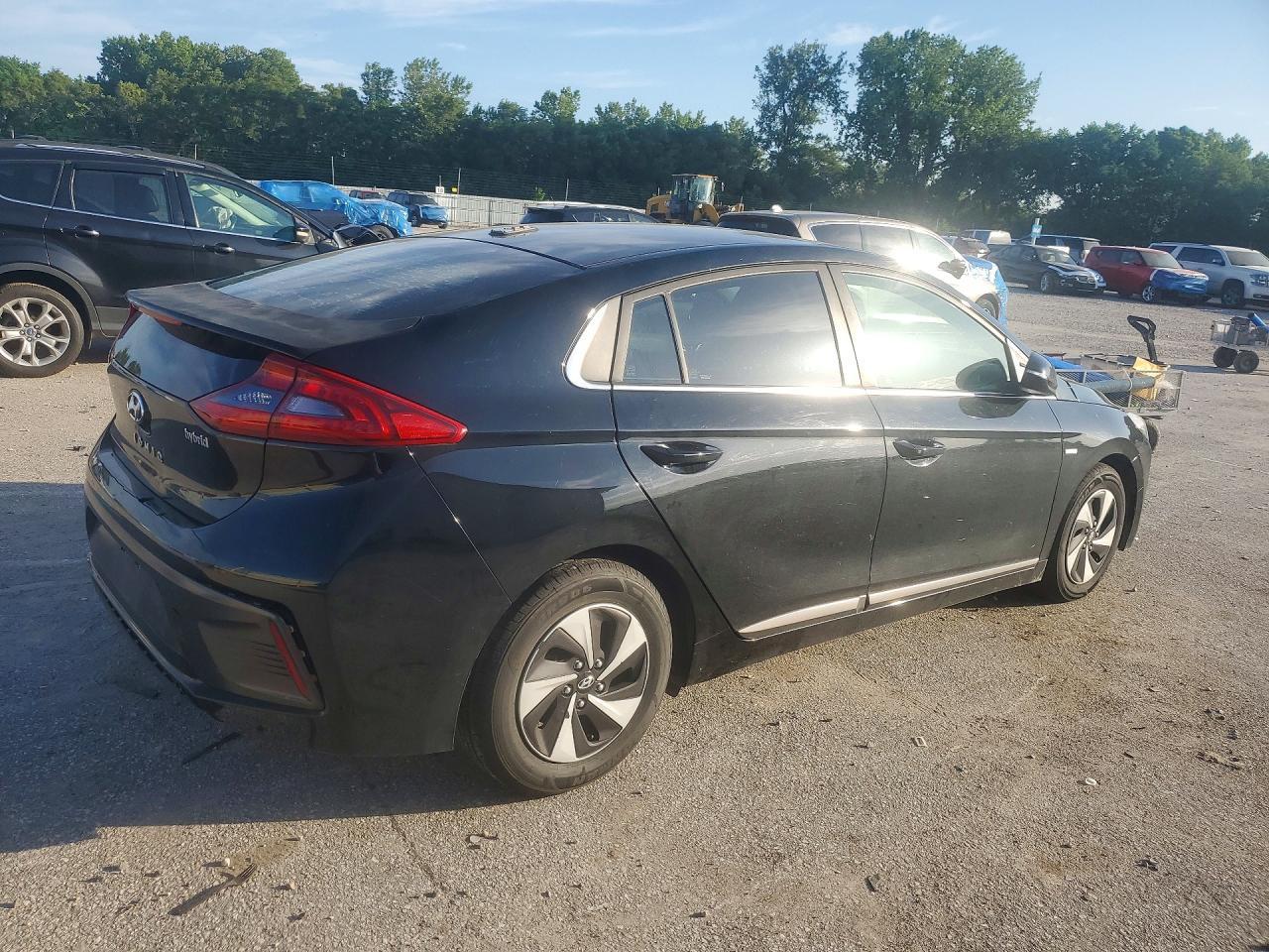 2018 Hyundai Ioniq Sel - Фото 3