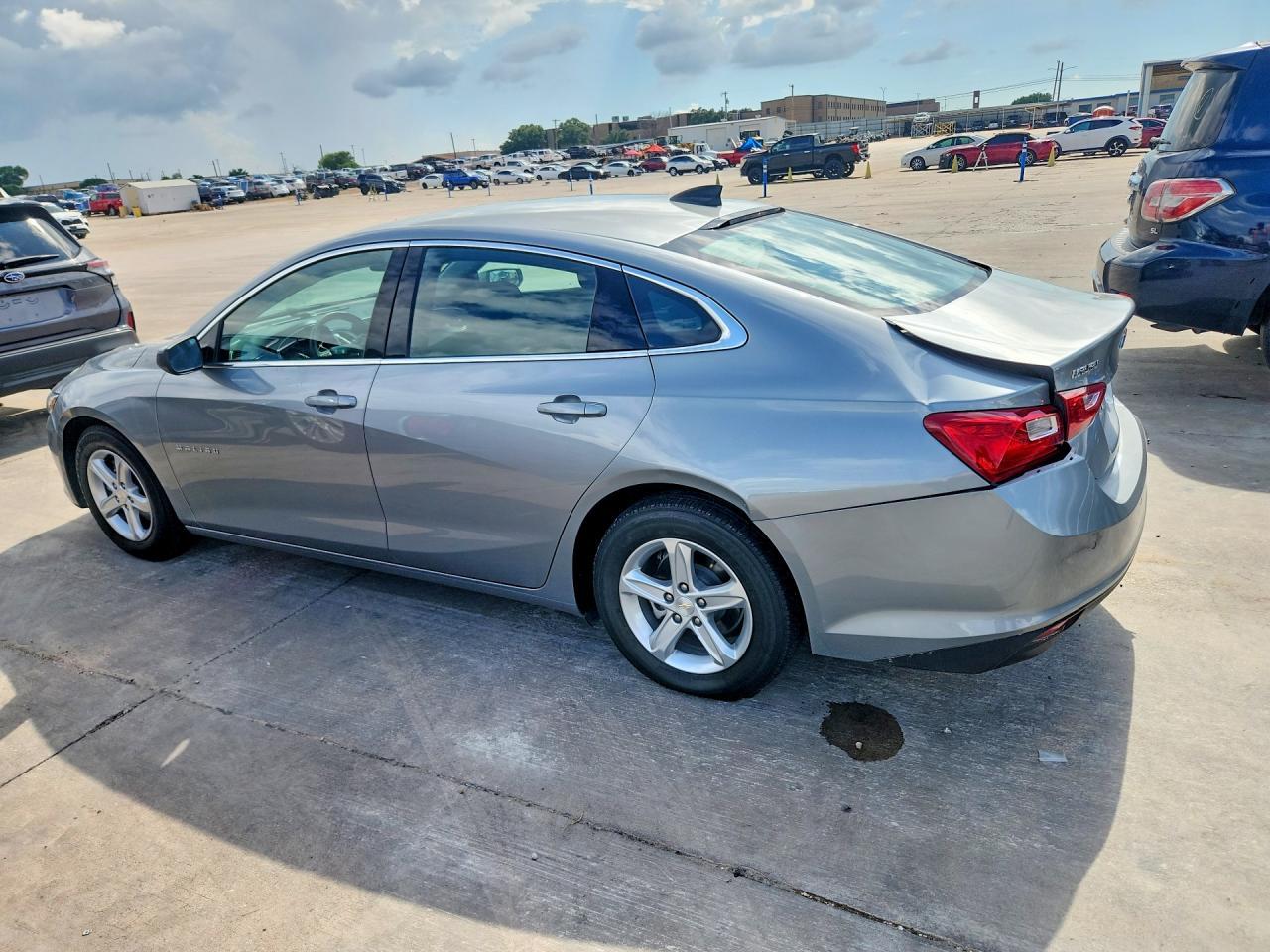 2025 Chevrolet Malibu Ls - Фото 2