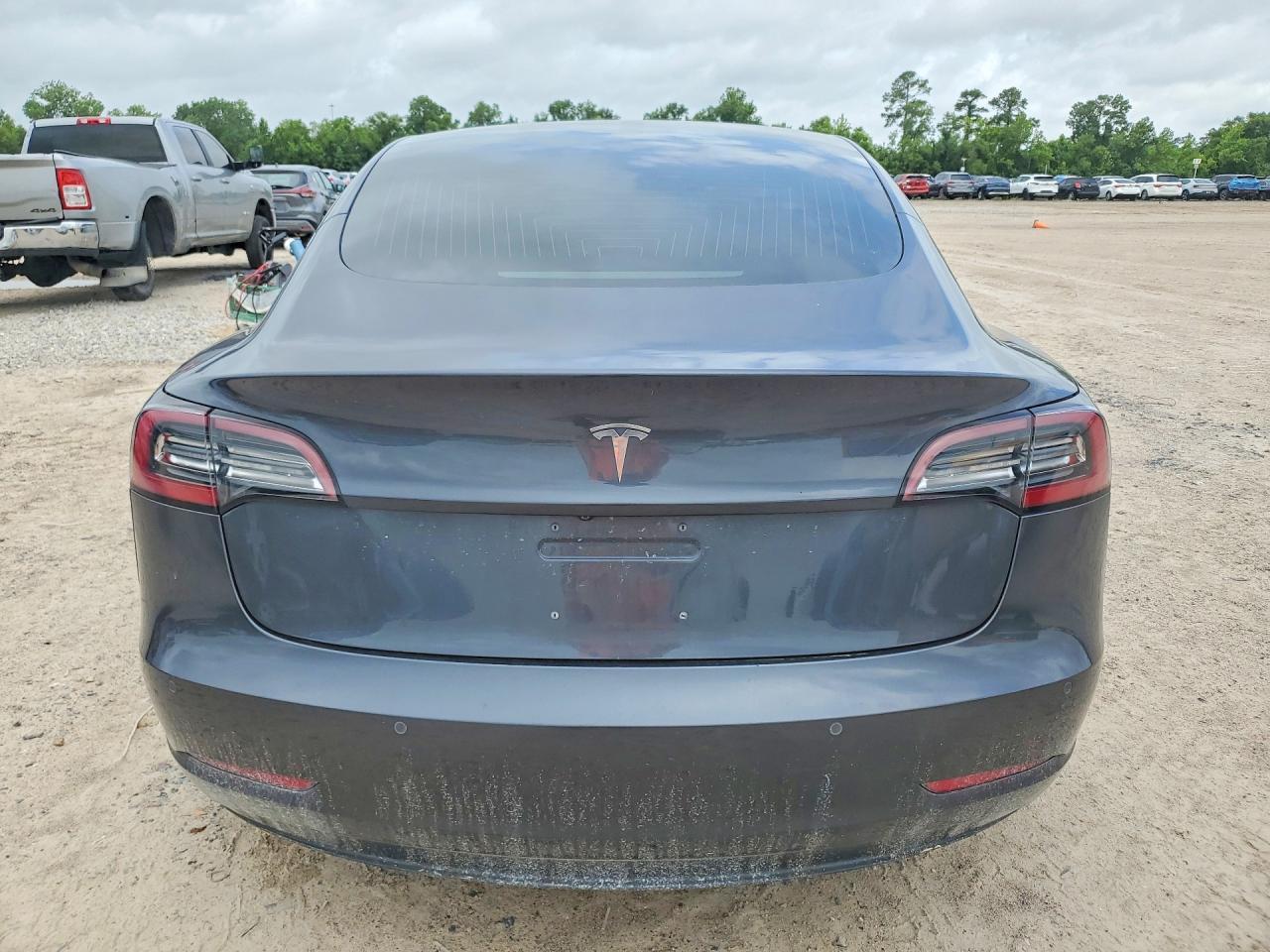 2018 Tesla Model 3 - Фото 6