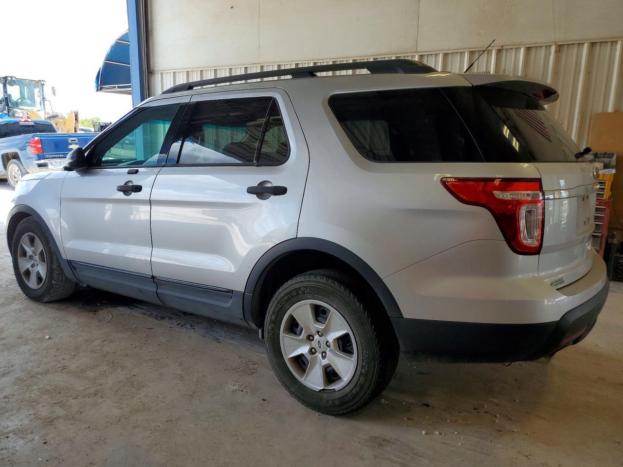 2013 Ford Explorer - Фото 2