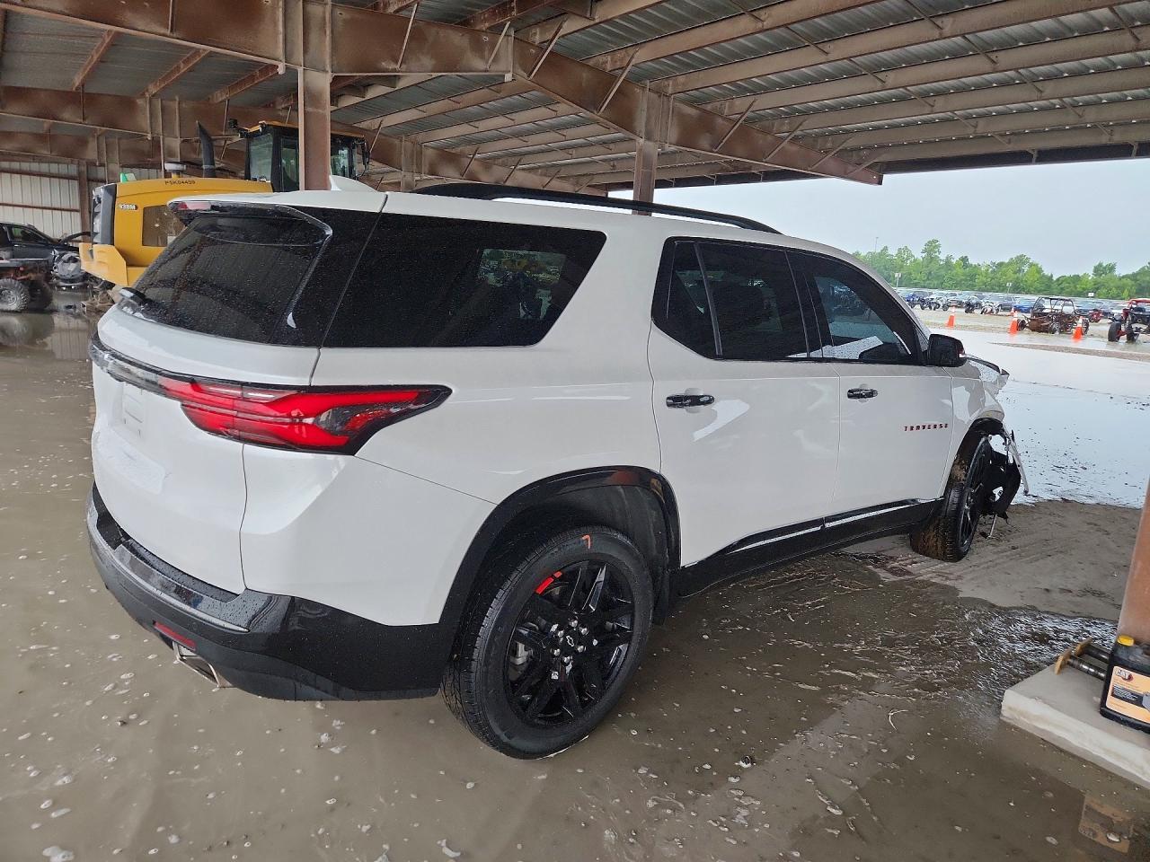 2023 Chevrolet Traverse Premier - Фото 3