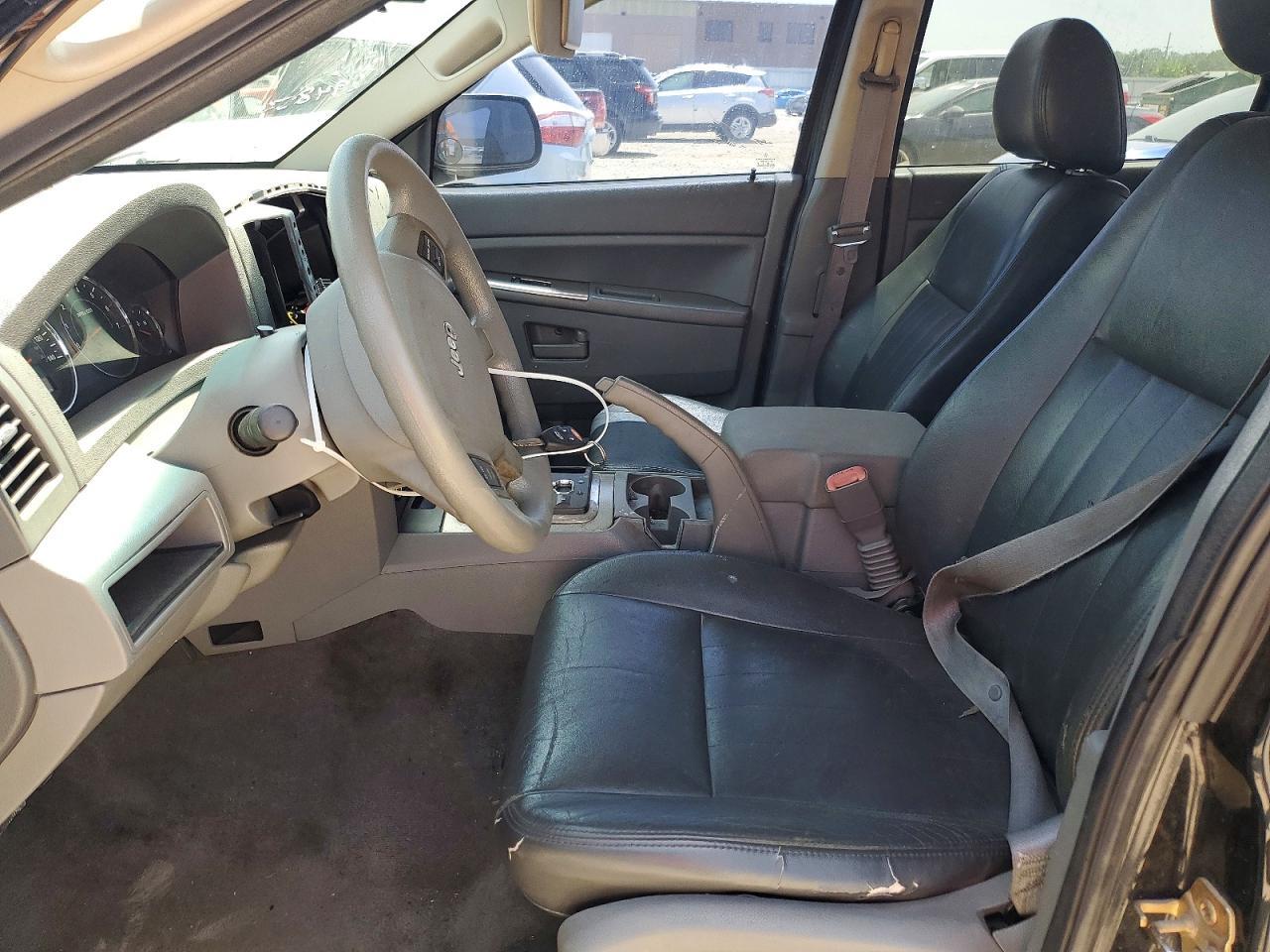 2006 Jeep Grand Cherokee Laredo - Image 7