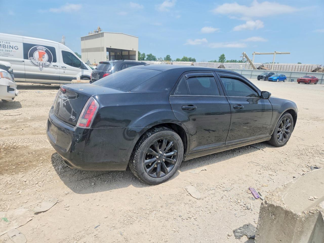 2014 Chrysler 300 S - Фото 3
