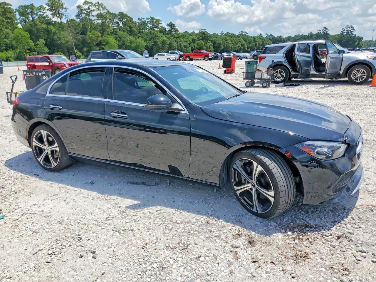 2025 Mercedes-Benz C 300 - Image 4