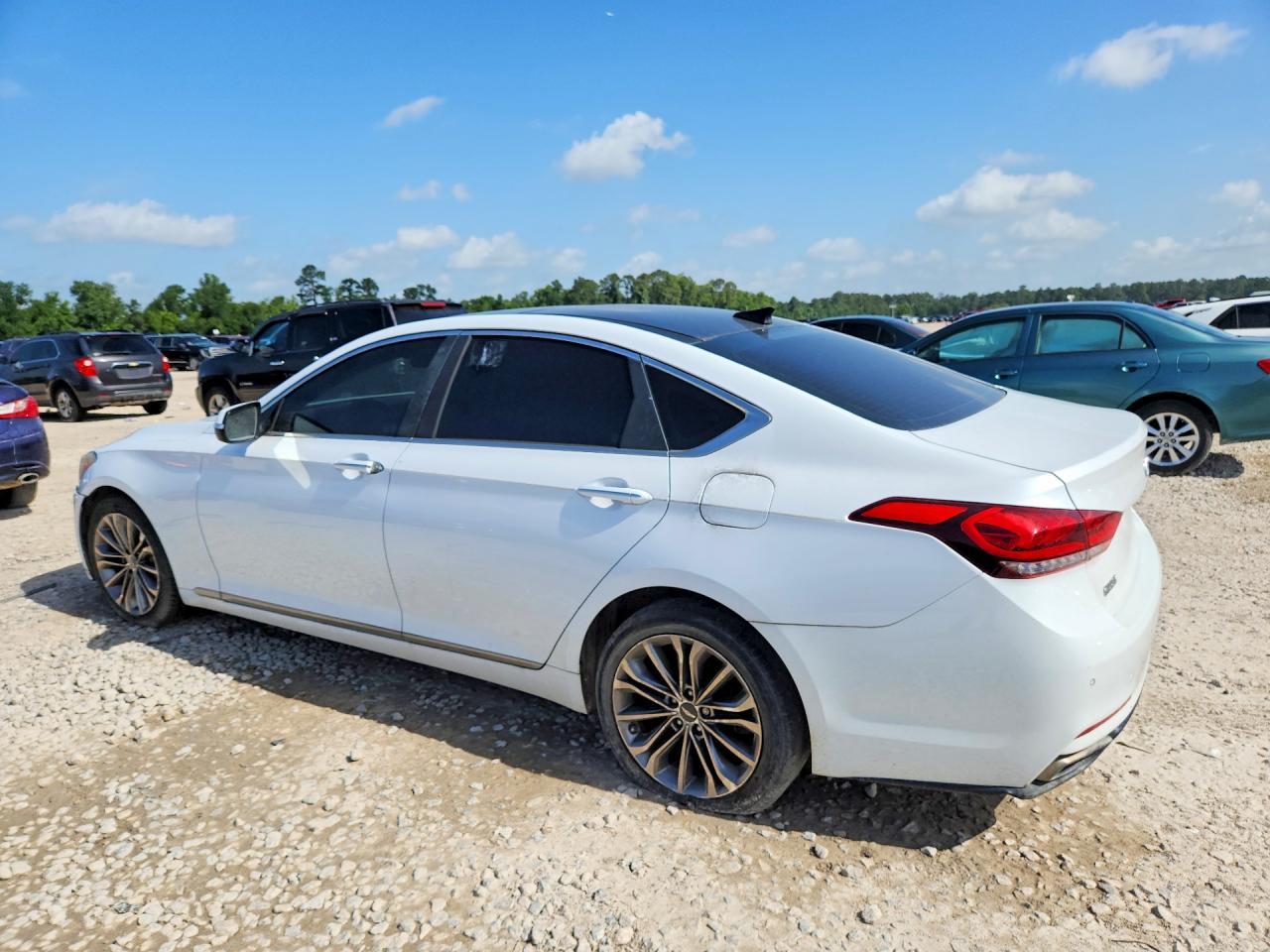 2015 Hyundai Genesis 3.8L - Фото 2