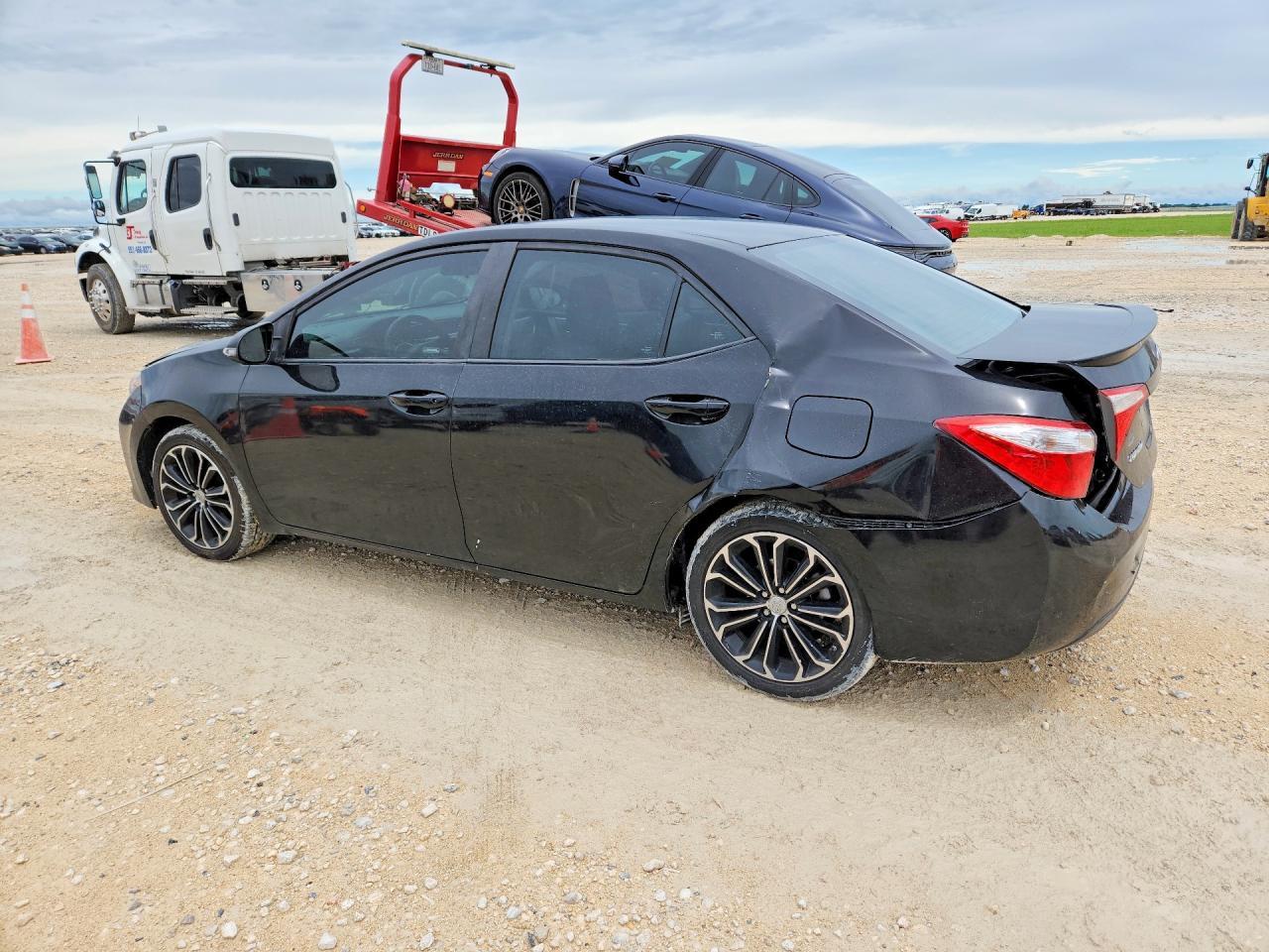 2015 Toyota Corolla S Plus - Фото 2