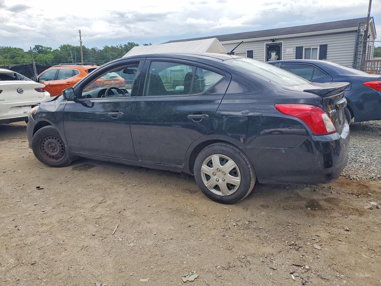 2017 Nissan Versa 1.6 S Plus - Image 2