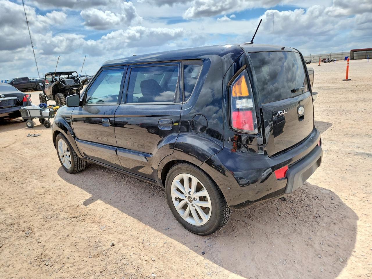 2010 Kia Soul + - Image 2