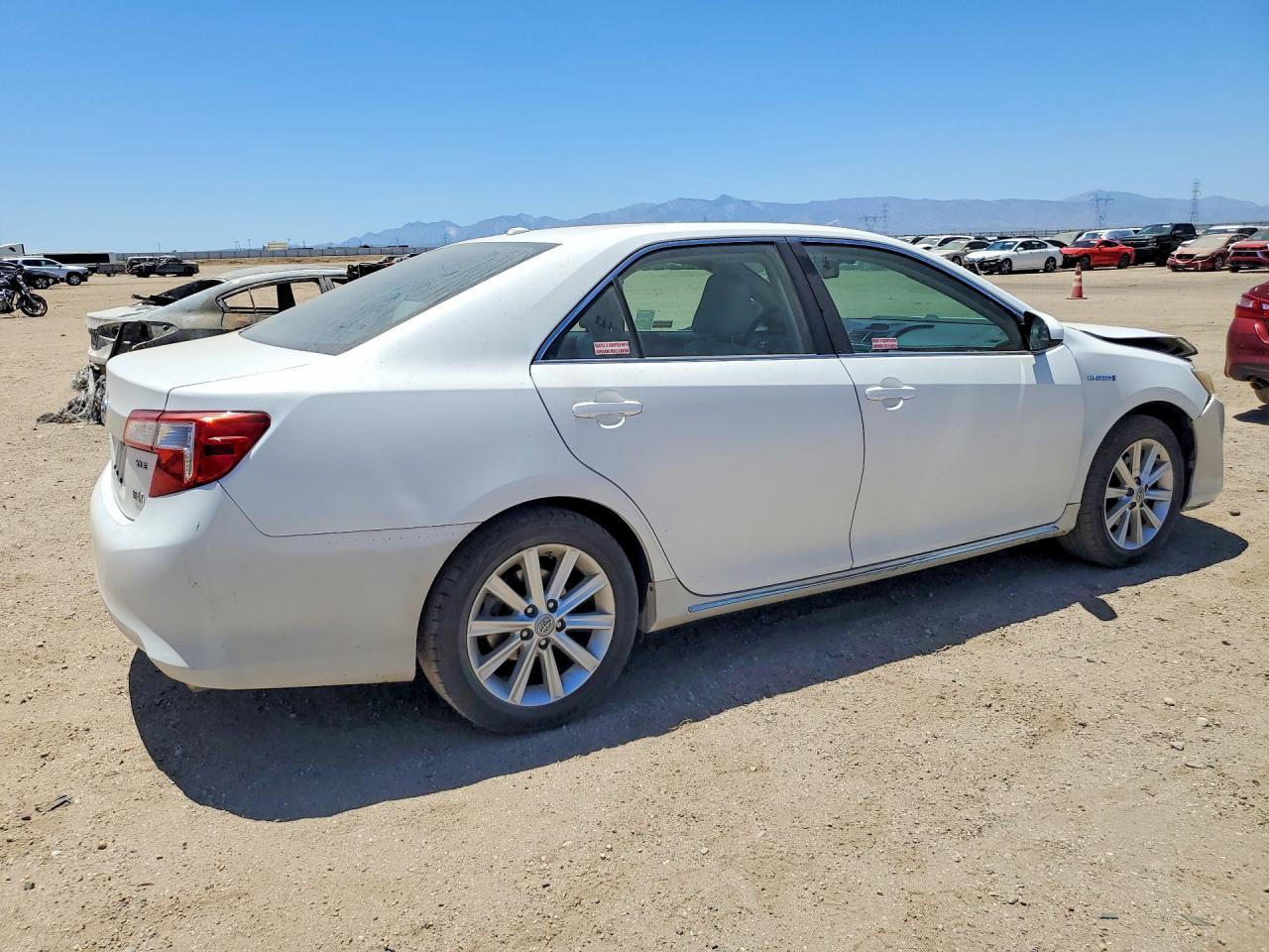 2012 Toyota Camry Hybrid Xle - Фото 3