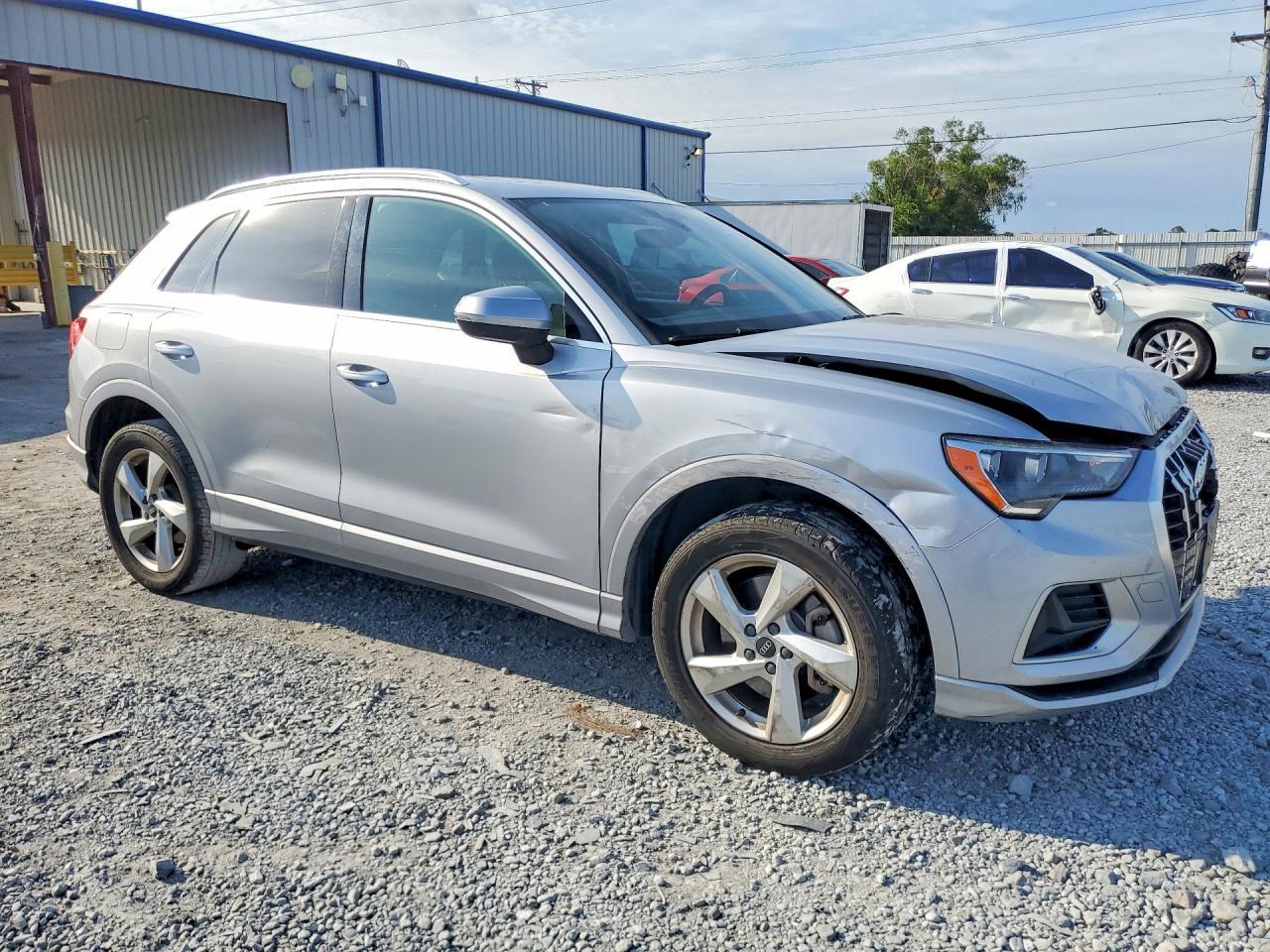 2021 Audi Q3 Premium 40 - Image 4