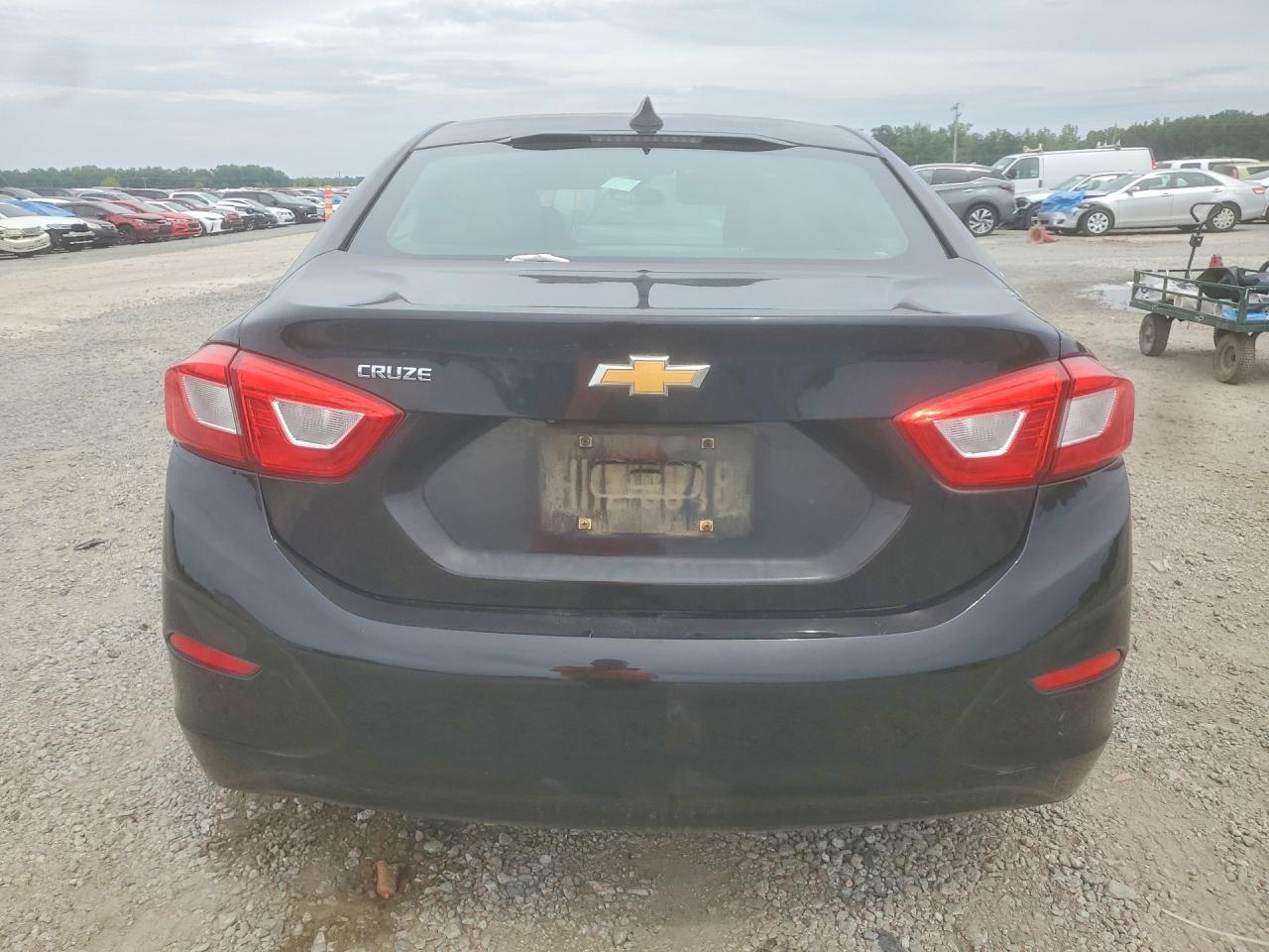 2018 Chevrolet Cruz - Фото 6