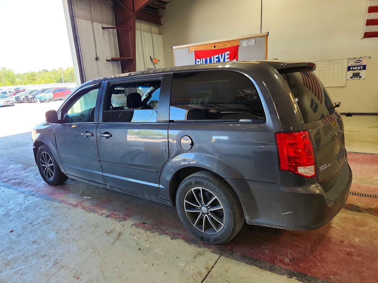 2015 Dodge Grand Caravan Sxt - Image 2
