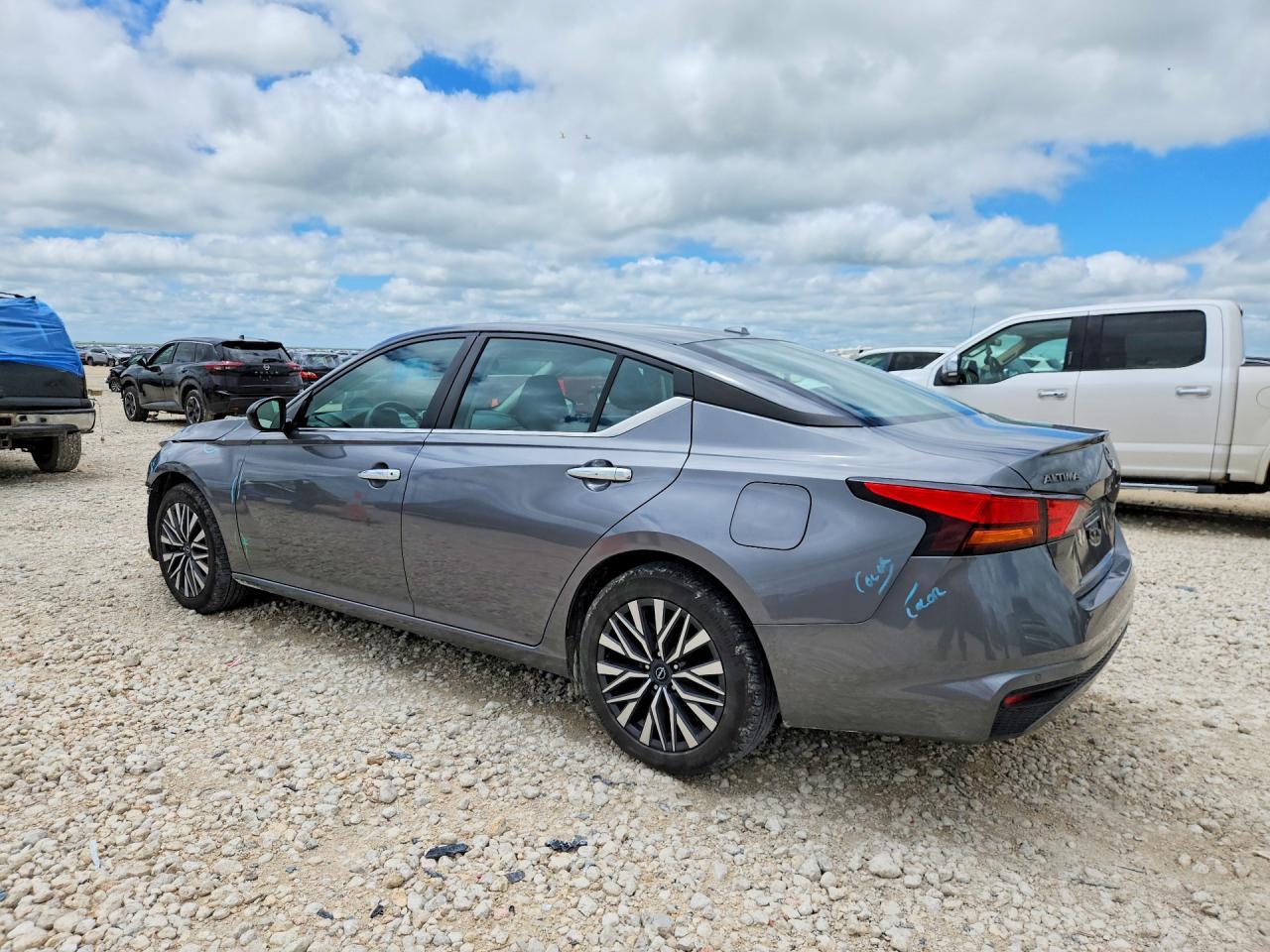 2024 Nissan Altima Sv - Image 2