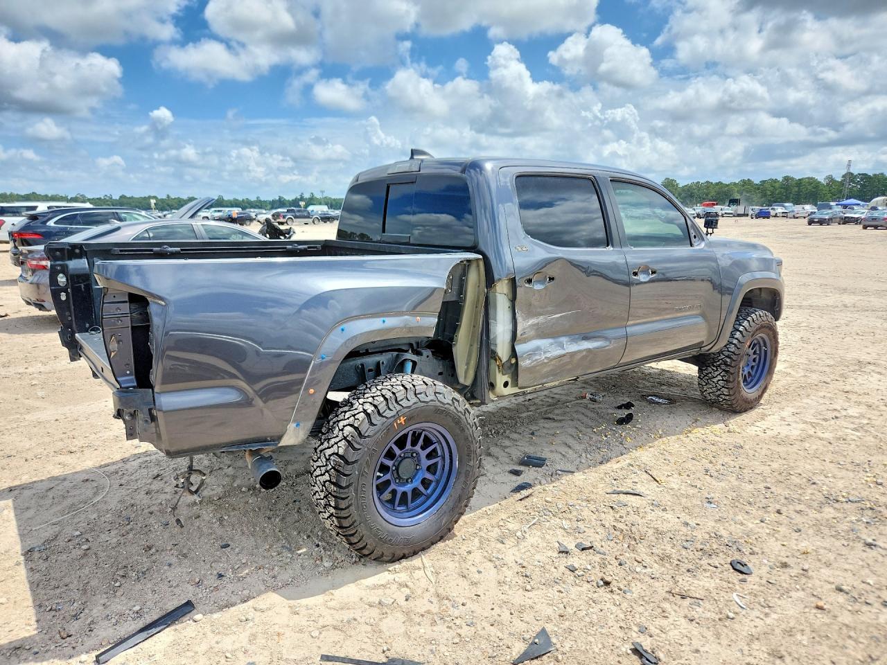 2021 Toyota Tacoma Sr5 V6 - Image 3