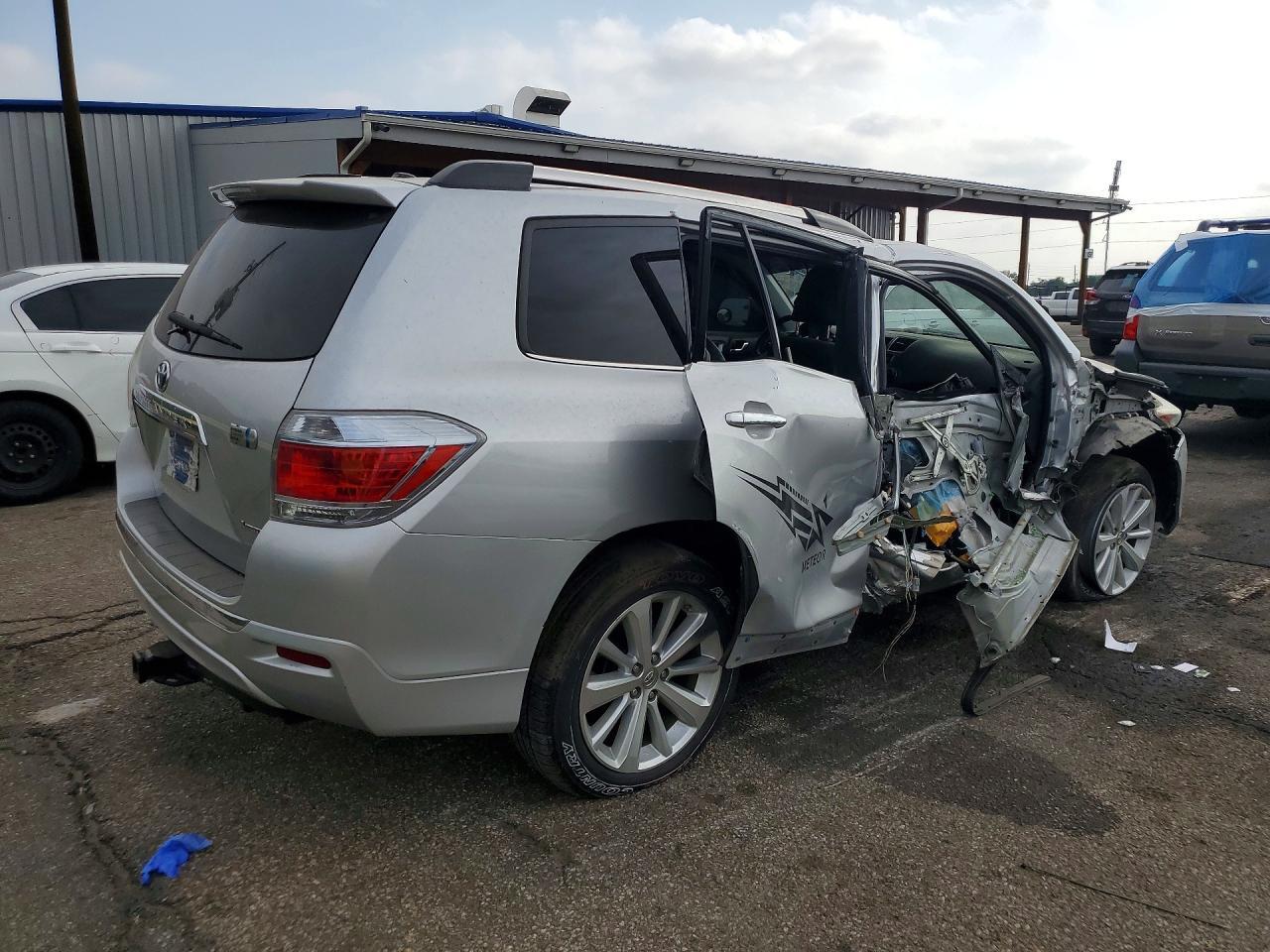 2013 Toyota Highlander Hybrid Limited - Image 3