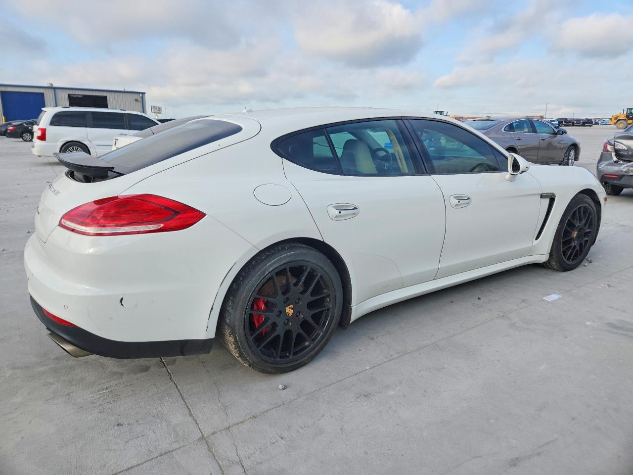 2016 Porsche Panamera 2 - Фото 3