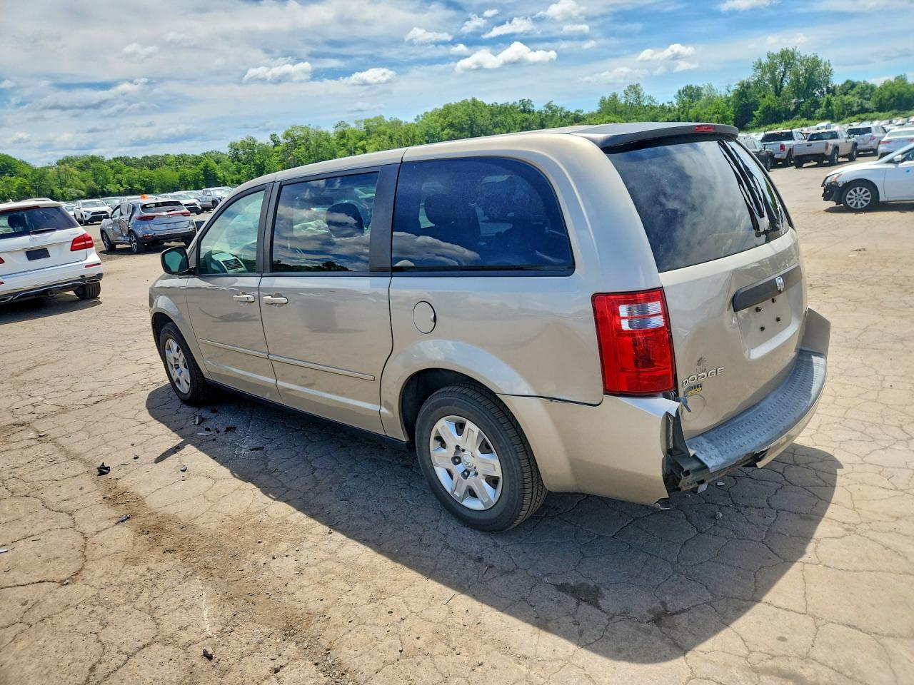 2009 Dodge Grand Caravan Se - Image 2
