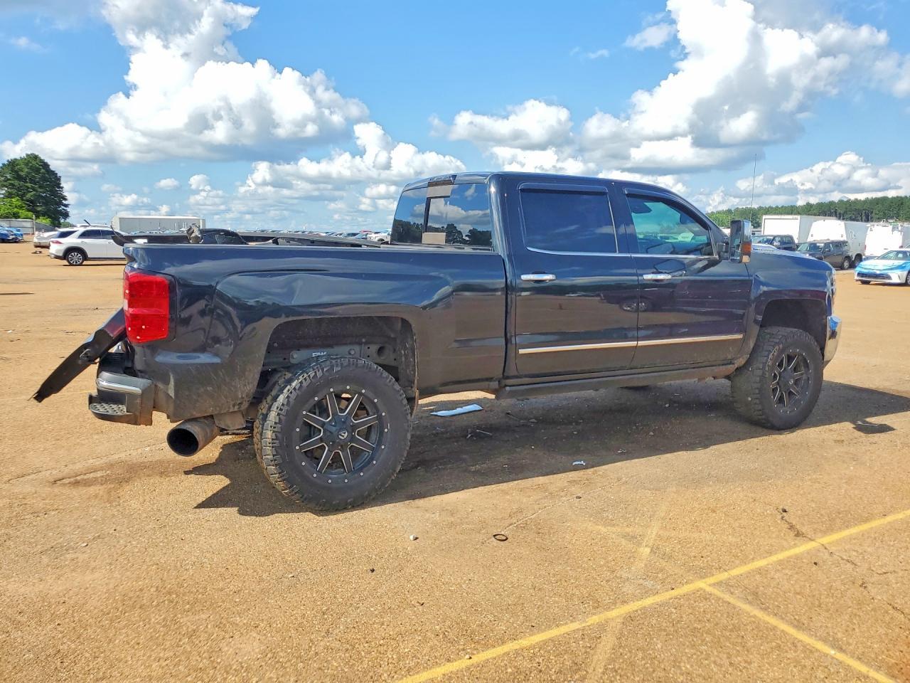 2019 Chevrolet Silveo2500 - Фото 3
